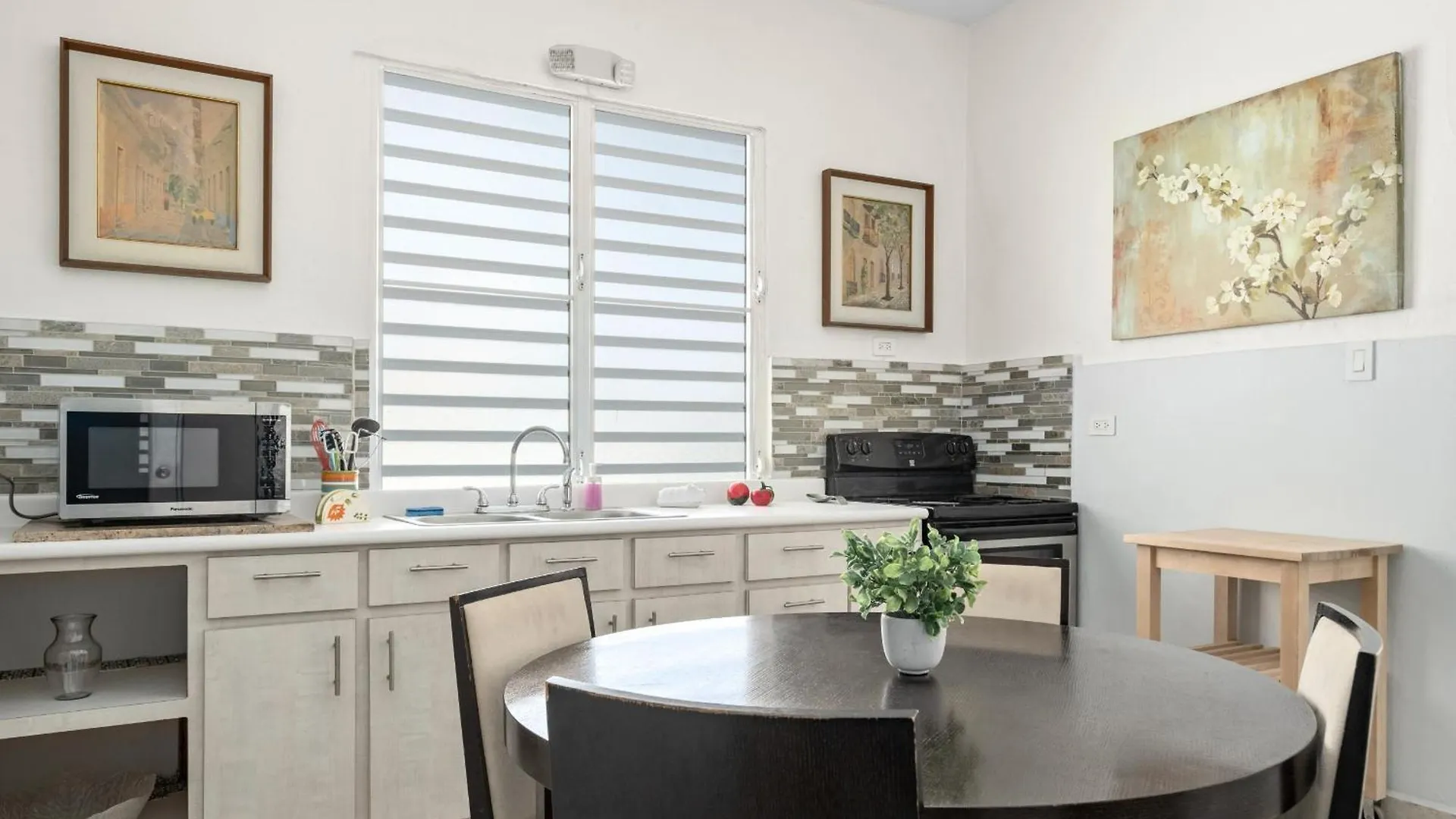 Prime Location At Condado Beach 2Br 1 Ba - Apt 3 San Juan Holiday home