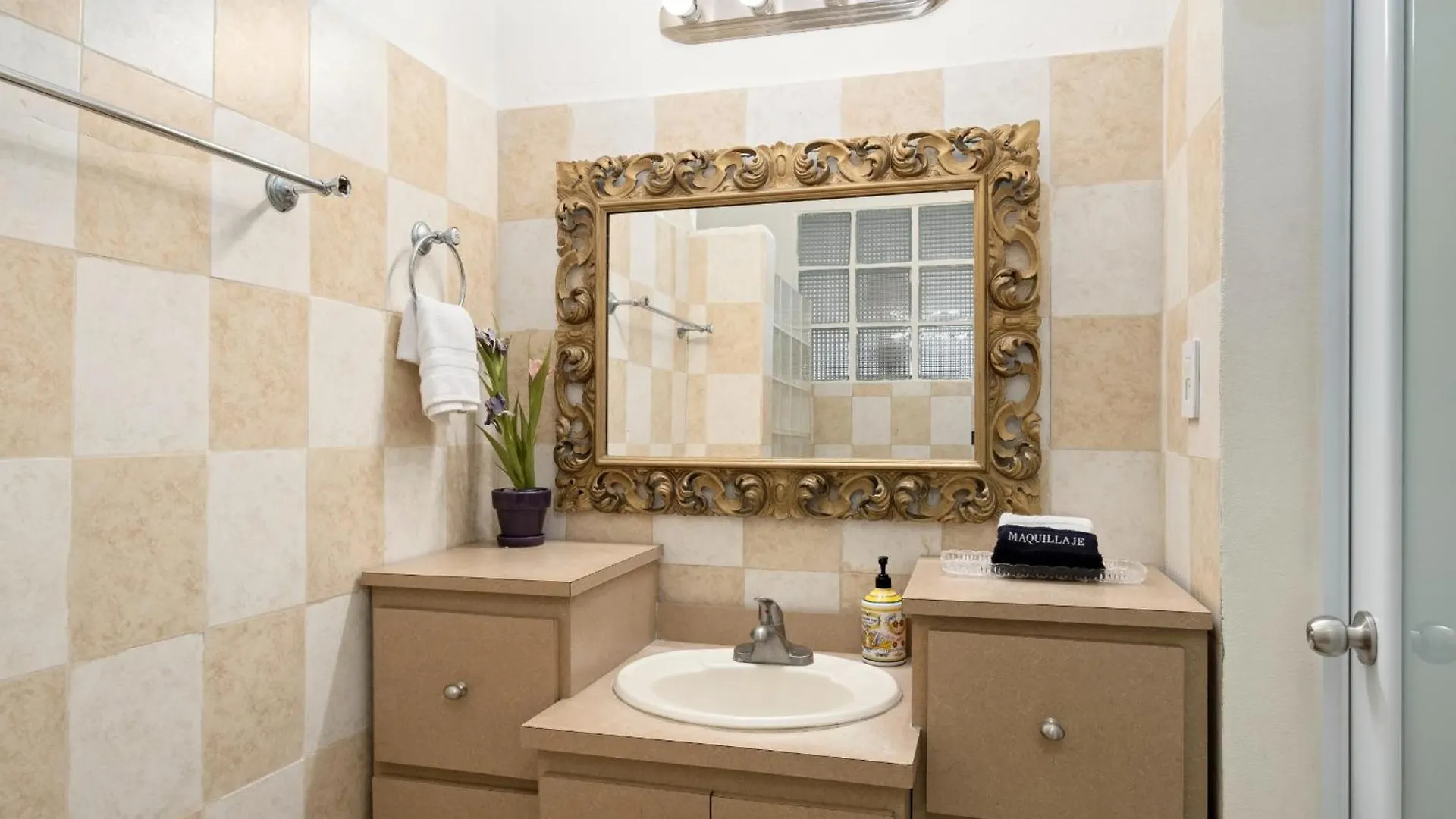 Holiday home Prime Location At Condado Beach 2Br 1 Ba - Apt 3 San Juan